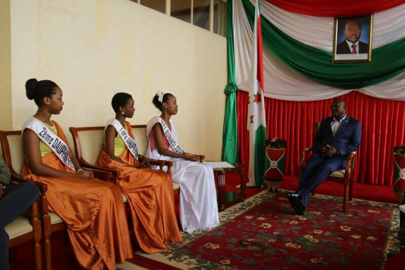 Le Président Nkurunziza a reçu en audience Mademoiselle Ange Bernice Ingabire, élue Miss Burundi 2016