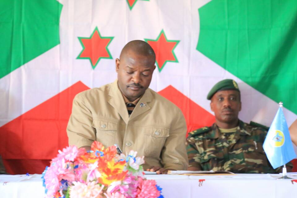 Évaluation de la sécurité à Muhanga en présence du Président Pierre Nkurunziza