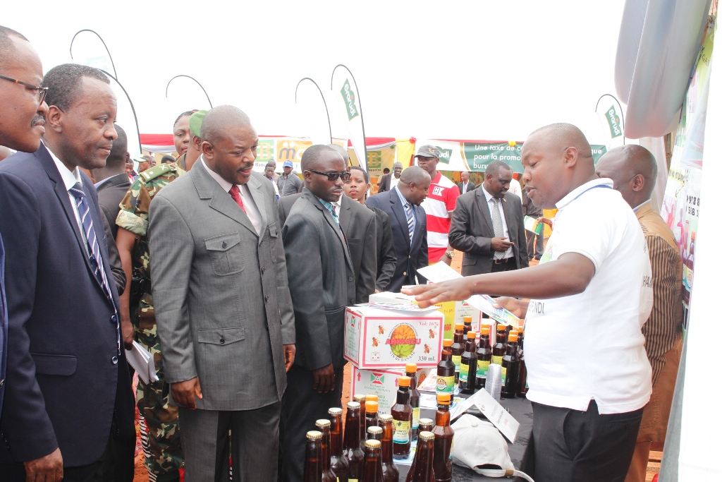 Son Excellence Pierre Nkurunziza présent à la foire dédiée à la journée du contribuable