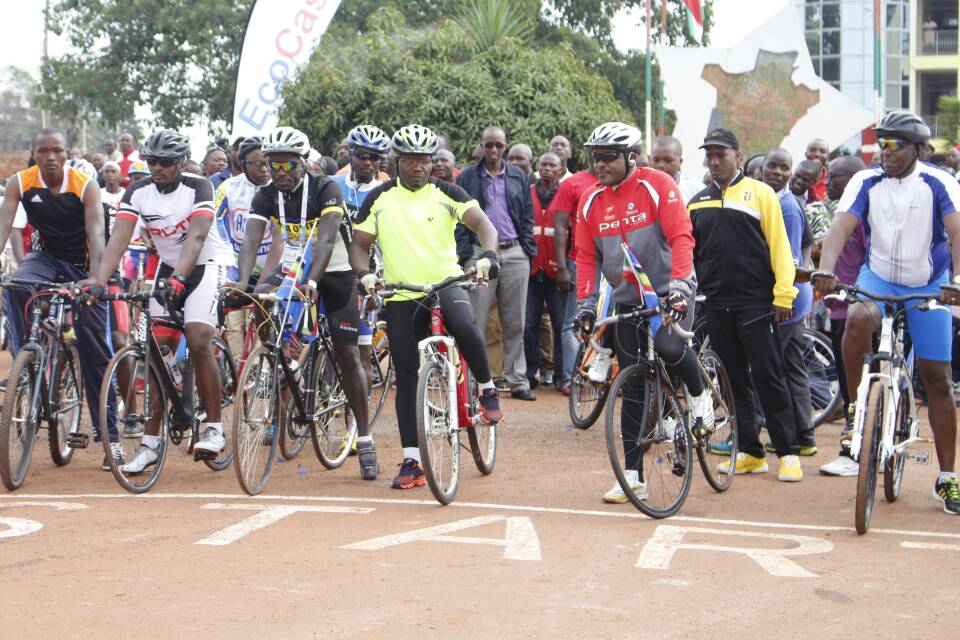 Son Excellence Pierre Nkurunziza lance une course à vélo pour la paix