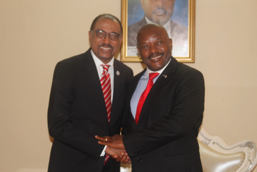Son Excellence Pierre Nkurunziza a reçu en audience le Directeur exécutif de l’ONUSIDA