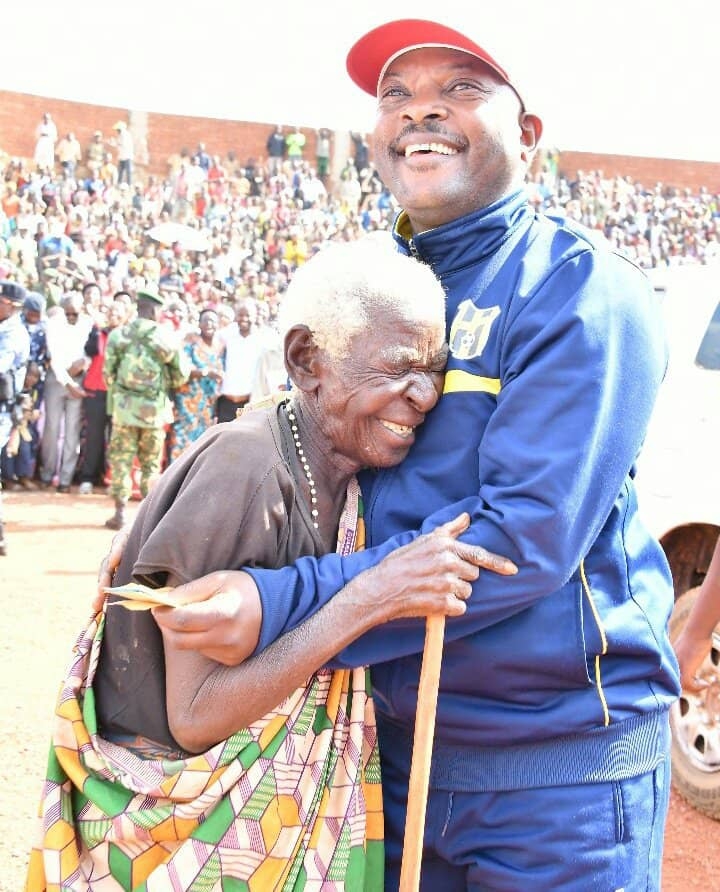 Le Chef de l’Etat Pierre NKURUNZIZA en visite au centre du pays