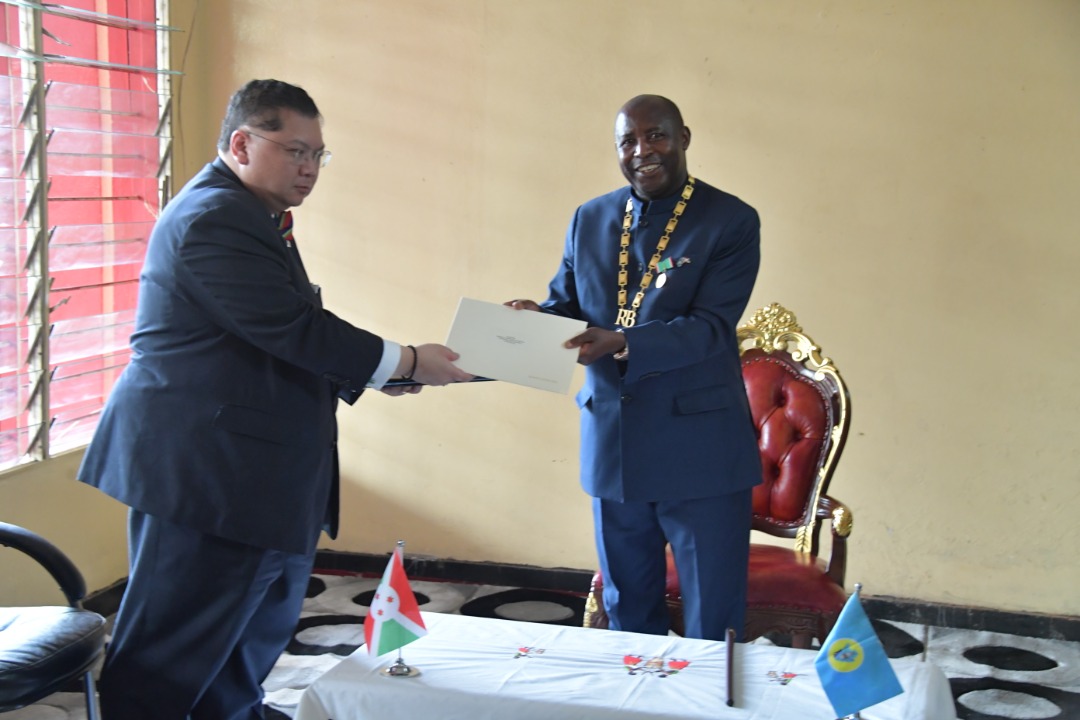 Le Chef de l’Etat reçoit en audience le Premier Émissaire des Etats Unis pour le Sahel en visite au Burundi
