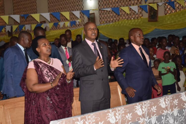 Le Vice-Président Bazombanza s’associe  aux fidèles de la Paroisse Christ Roi de Cibitoke