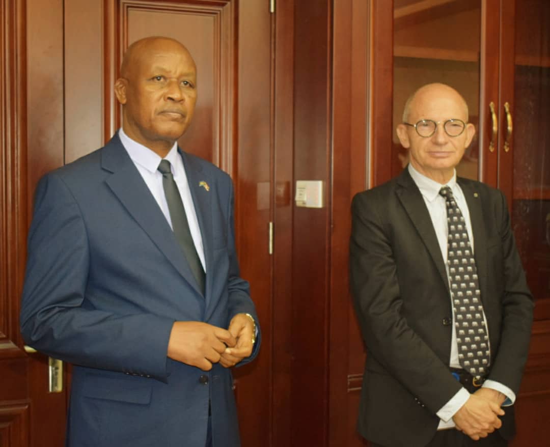 Le Vice-Président de la République SE Ir Prosper BAZOMBANZA reçoit en audience l’Ambassadeur délégué de l’Union Européenne au Burundi