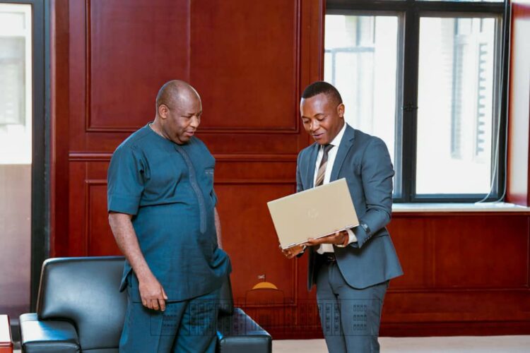 Le Président Ndayishimiye reçoit le fondateur de “Gasape SN”