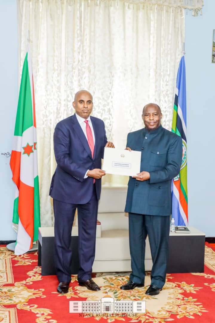 Le Président Ndayishimiye reçoit les lettres de créance de six ambassadeurs: Le Djibouti ouvre une représentation au Burundi