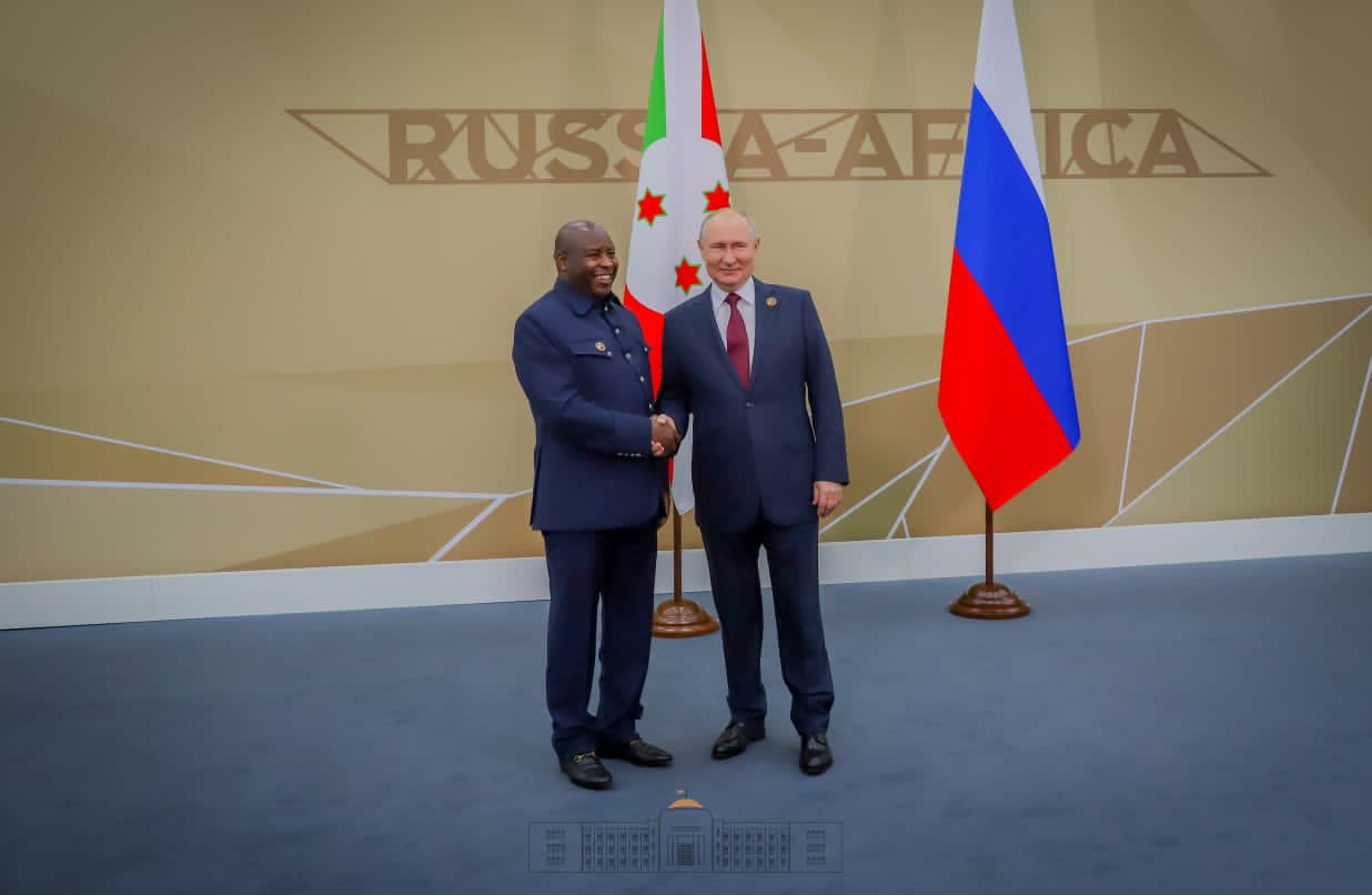 Le Président Burundais SE Ndayishimiye rencontre son homologue Russe SE Vladimir Poutine